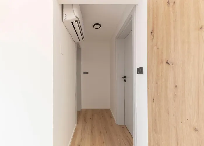 Yellow And アパート *