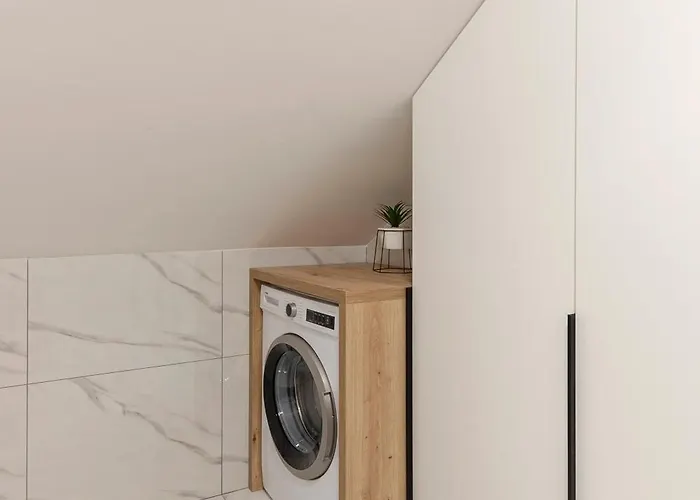 Yellow And 아파트 류블랴나